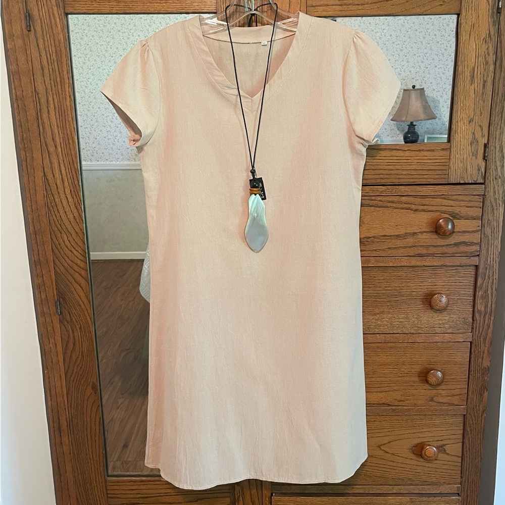 Cream M Dress With Necklace